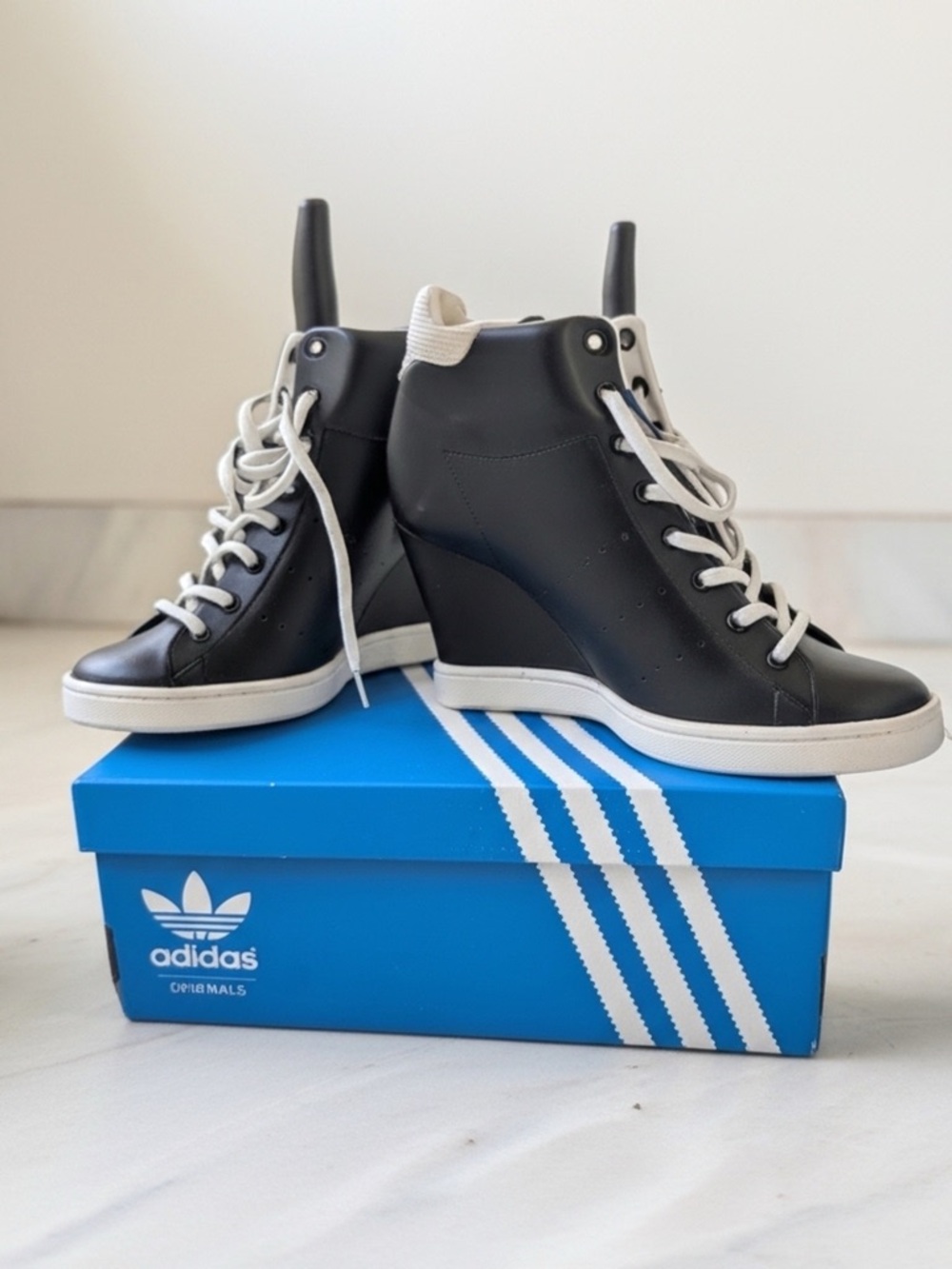 Size 7.5 Adidas Stan Smith
